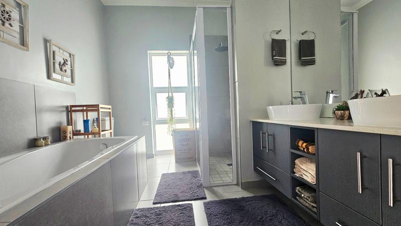 3 Bedroom Property for Sale in Island View Western Cape